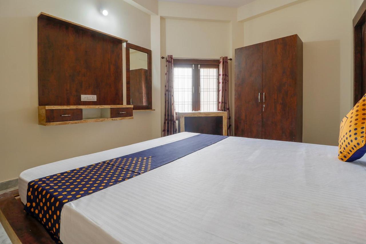 Spot On 43992 Classic Bhopal